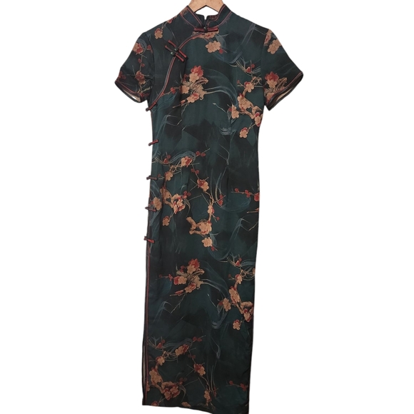 unbranded Dresses & Skirts - Elegant Floral Green Tang Dress